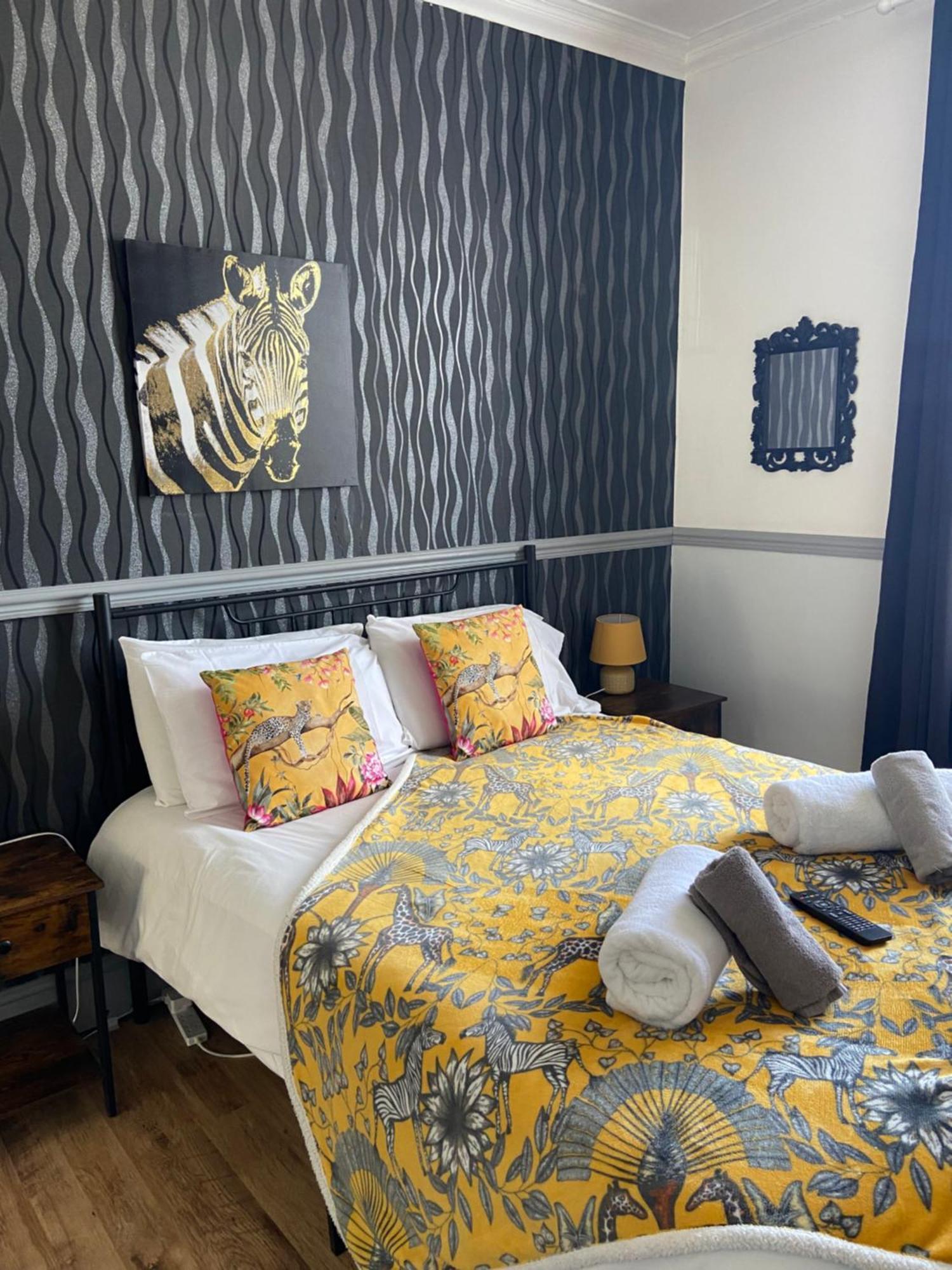 Lilyrose Hotel Whitby Extérieur photo